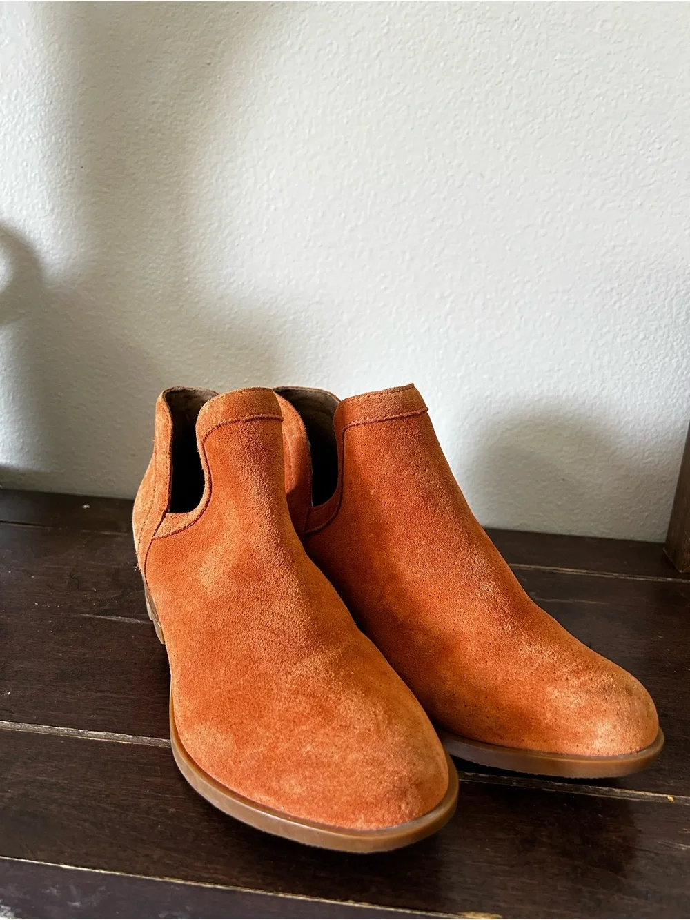 Sorel Lolla Booties Peach Leather Cut Out Ankle Boots Heeled Shoes Size 8.5